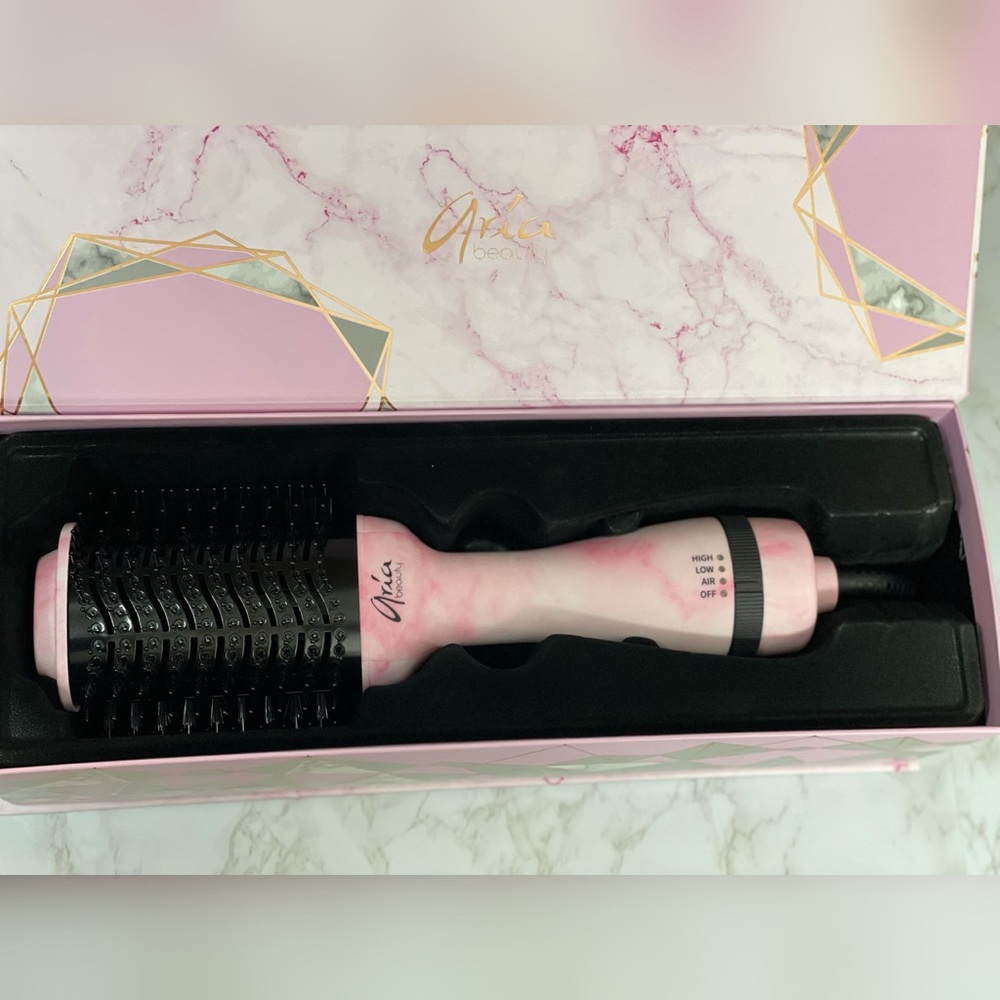 🙌Aria - Marble Blowdry Brush🙌